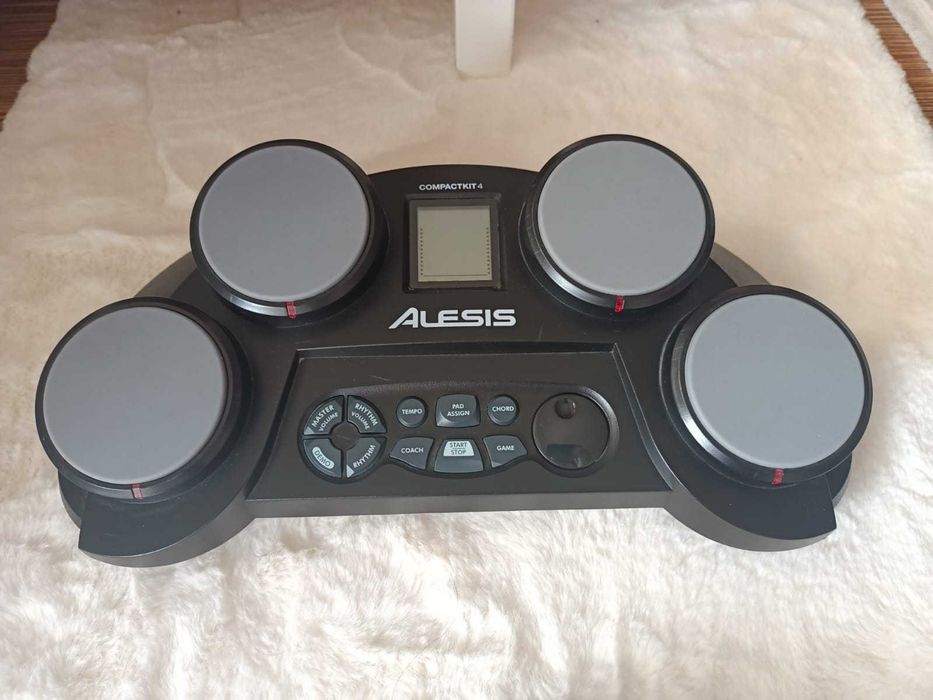 Tobe copii Alesis CompactKit 4