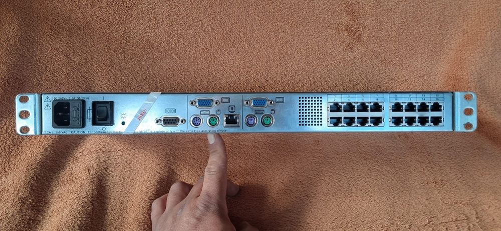 KVM HP EO1013 netestat