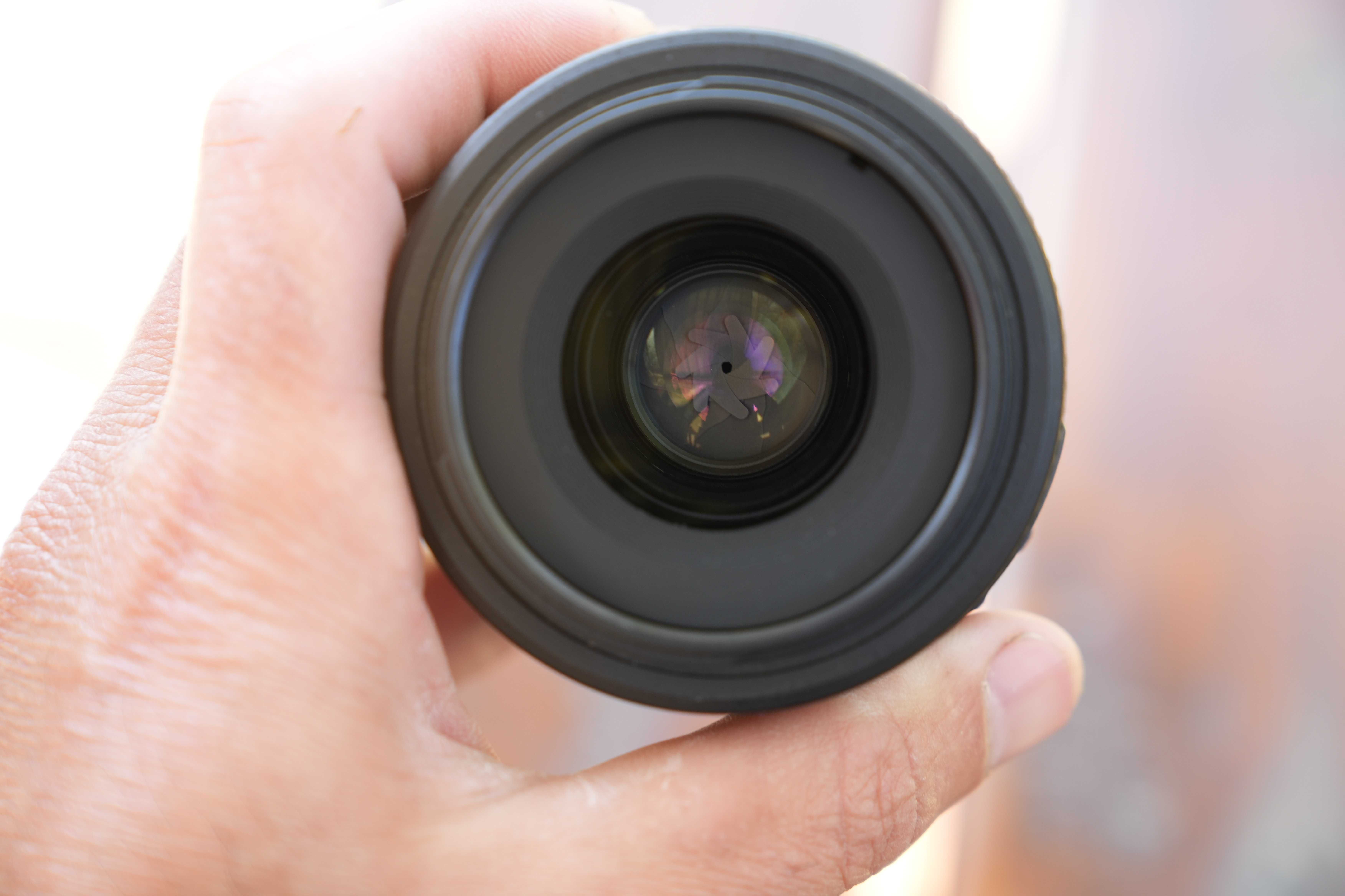 Nikkor 35mm f/1.8 DX