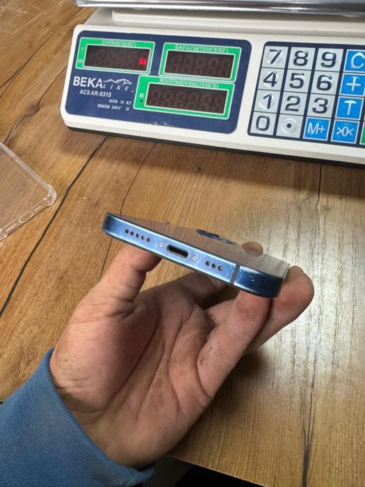 Айфон 12 сатылады