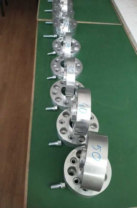 Distantiere 15 mm AUDI cu suruburi prezoane lungi