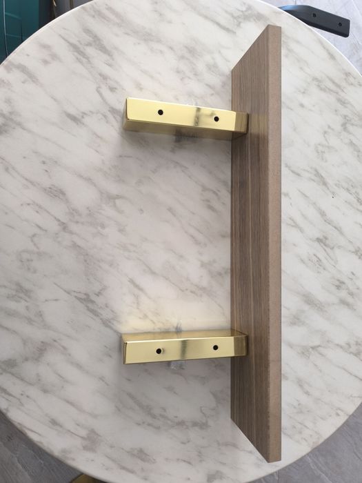 Kronshteyn, krepleniye,ugolok, kryuchok,burchak devorga.