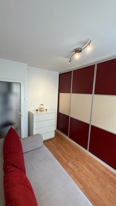 Apartament 2 camere etaj intermediar zona 9 Mai