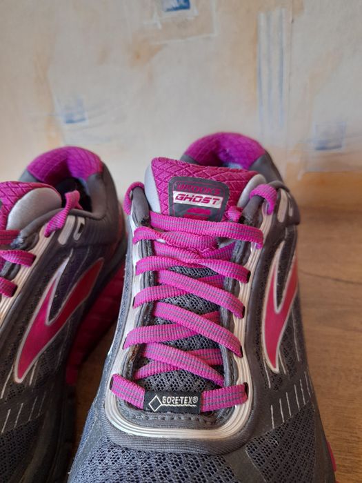 BROOKS gore tex маратонки 39 номер.