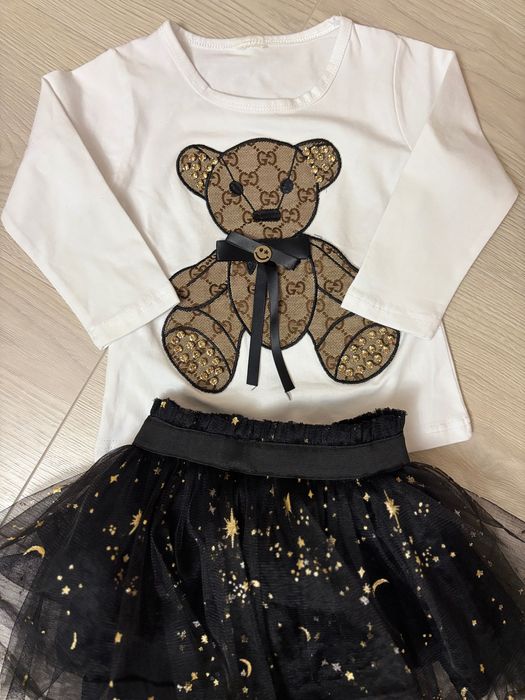 Пола и блузка с мече