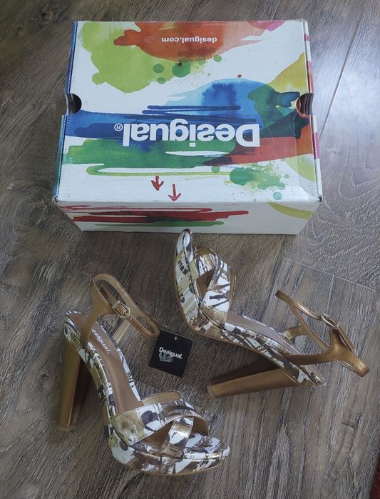 Sandale cu toc Desigual