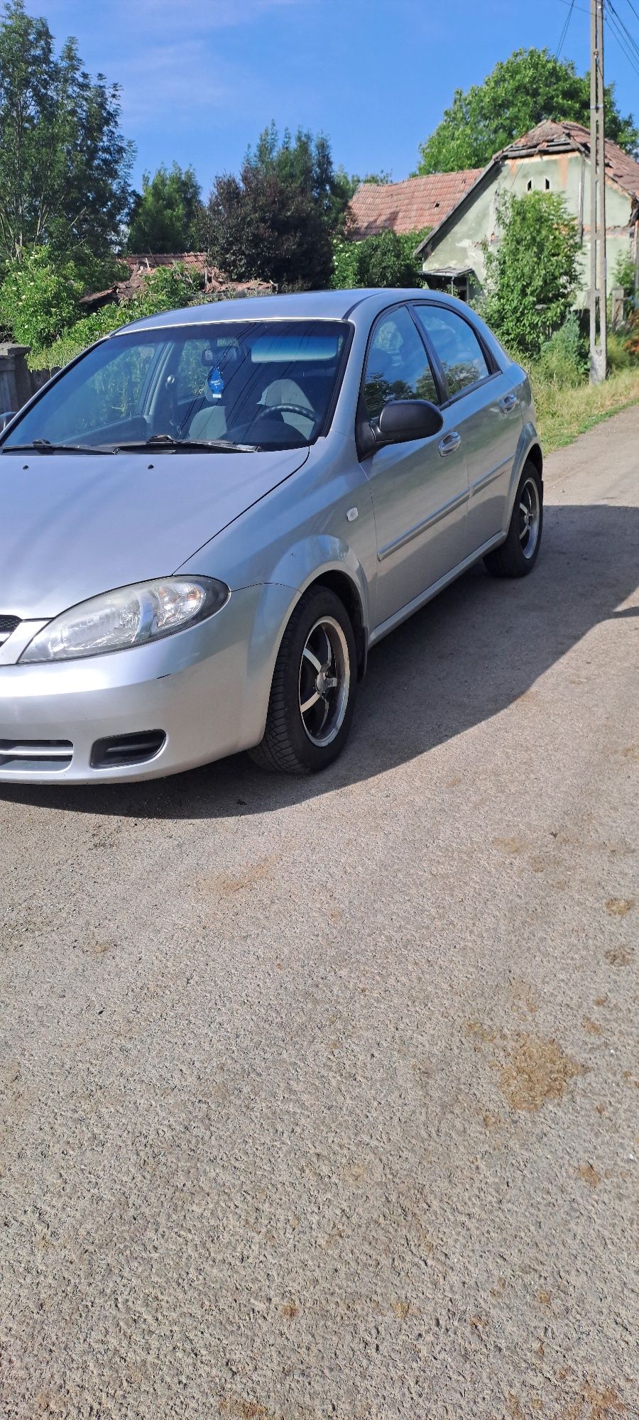 Vând chevrolet laceti