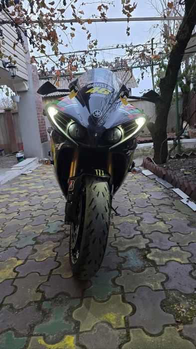Yamaha R1 2012, crossplane, TCS