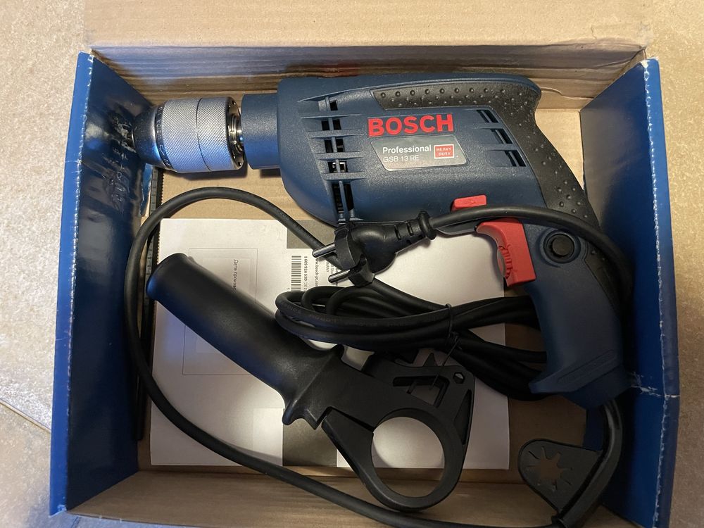 Продавам Ударна бормашина Bosch GSB 13 RE