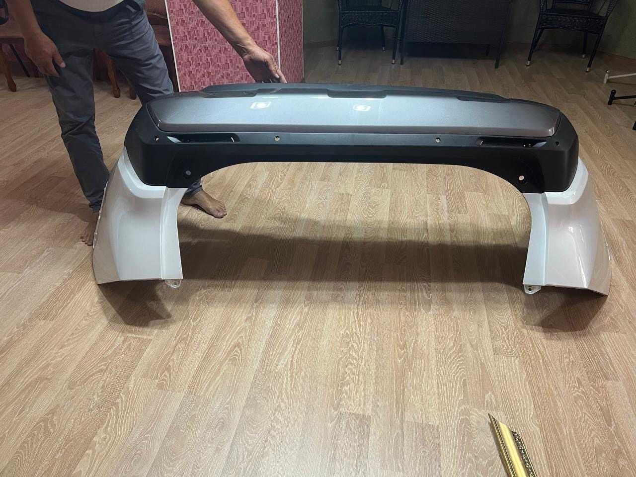 Продам задний бампер в сборе