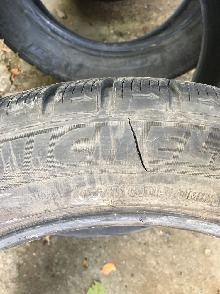235 50 18 зимни Michelin 2бр