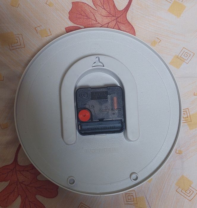 Стенен часовник със смърфовете