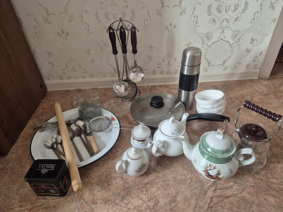 Продам Посуду - чайники, сковородка, , табак, ложки и.др