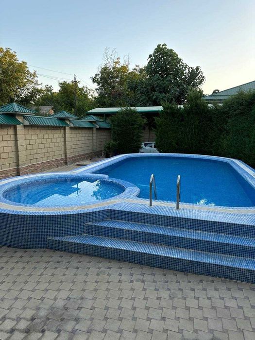 Дом дача у реки с бассейном