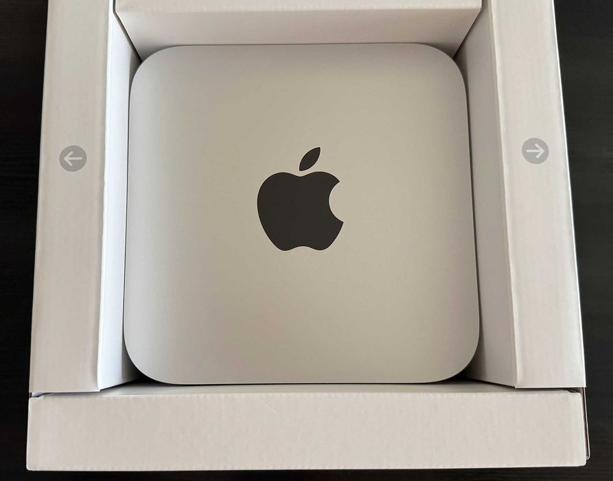 Apple M1 Studio Max 10-core CPU, 24-core GPU, 32GB RAM, 512GB SSD