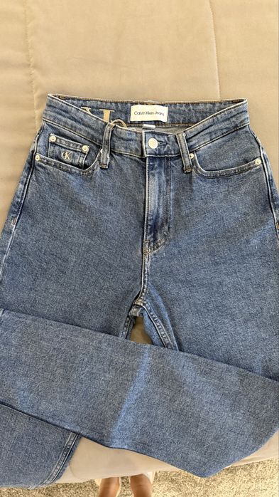 Дънки на Calvin Klein