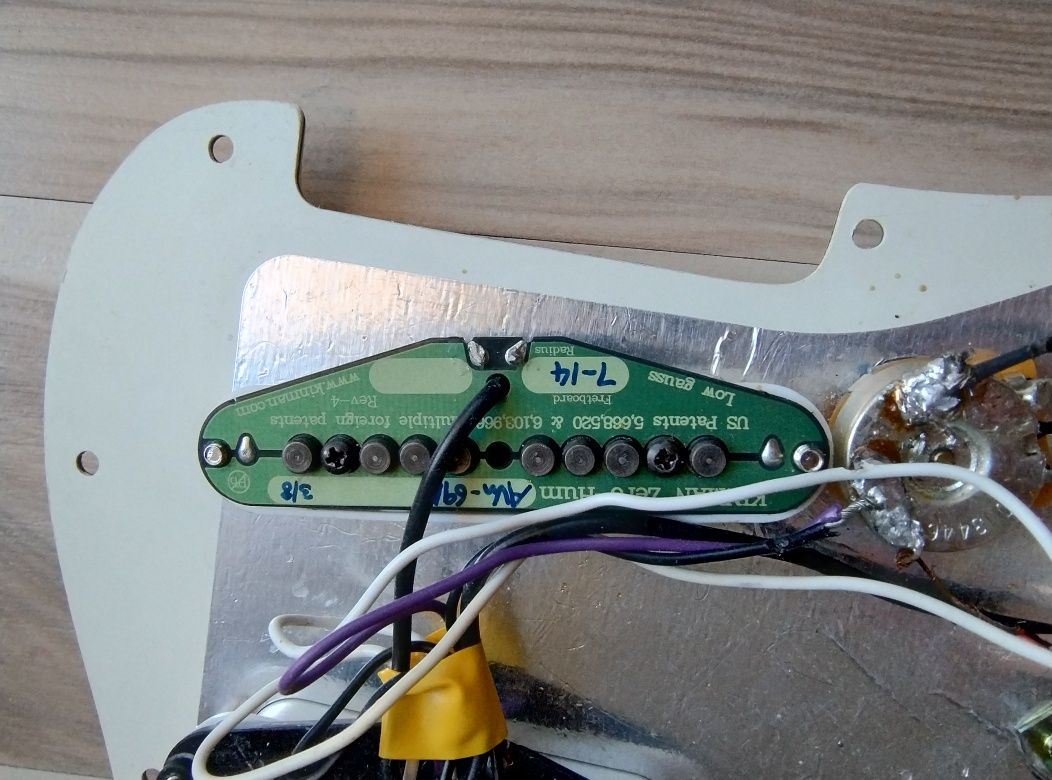 pickguard Fender Stratocaster