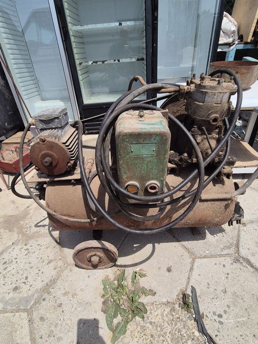 Компресор трифазен