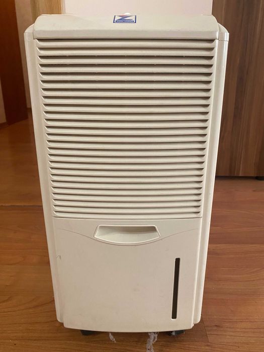 Влагоуловител/влагоабсорбатор DEHUMIDIFIER