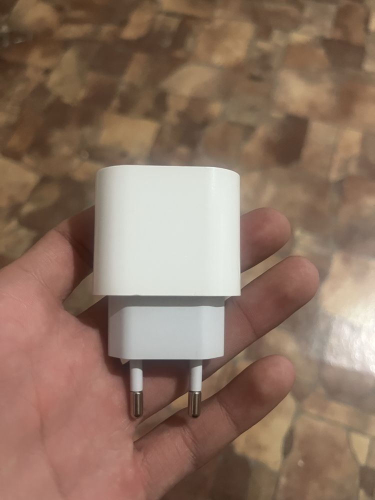 Зарядное устройство Apple 35W USB-C Power Adapter белый