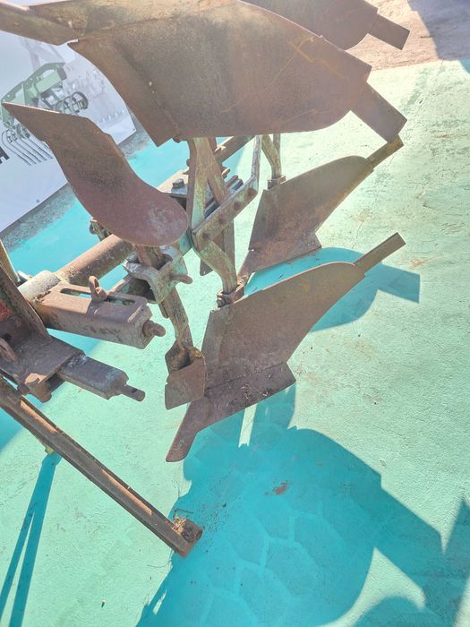 Plug Lemken reversibil manual cu  2 brazde