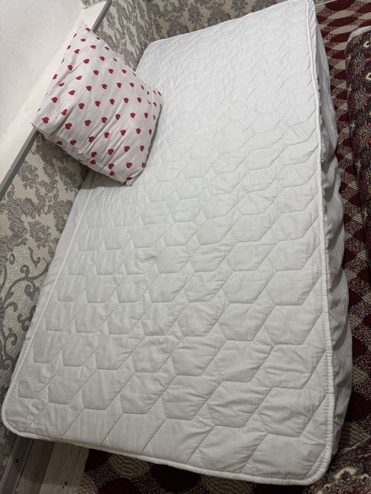 Срочно продаю матрас, ортапедик мнлго не ползованние.