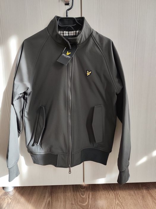 Vând Geaca Lyle Scott