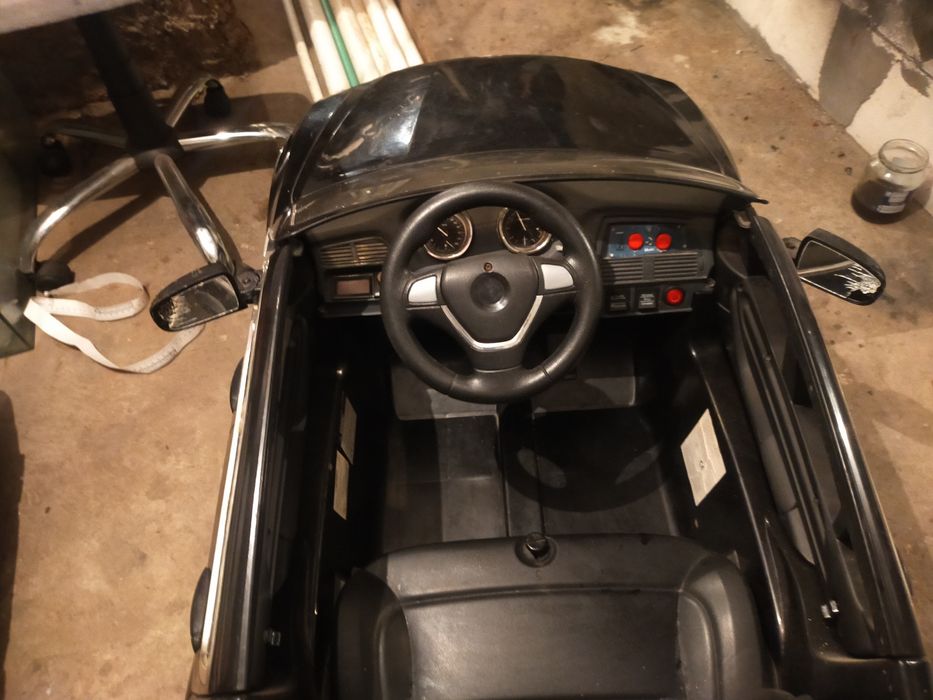 Vând mașinuță electrica BMW X6
