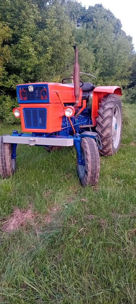 Vând trator utb 45 detine tote actele talon si carte
