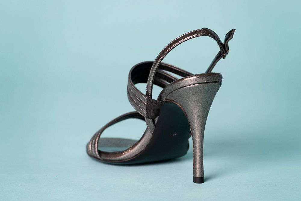 Дамски елегантни сандали от естествена кожа с висок ток