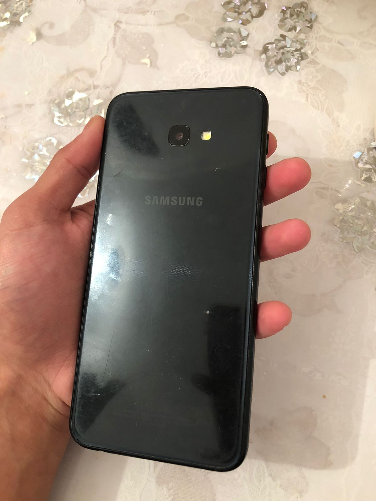 Продам Samsung J4+