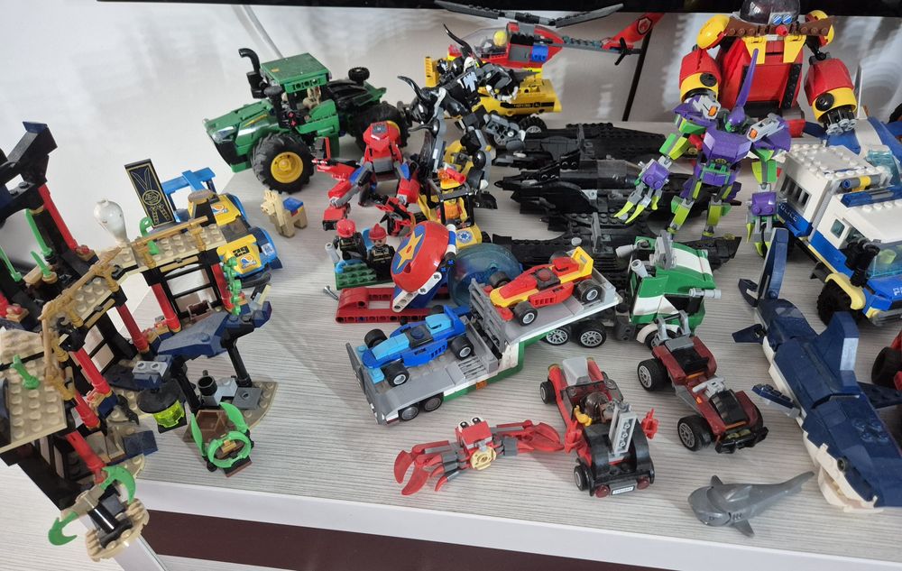 Vand Lego City, Creator