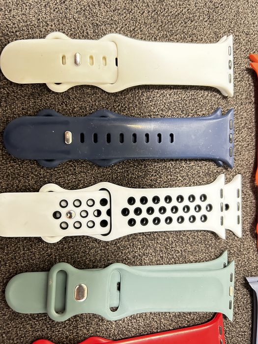 Каишки за Apple Watch , 13 каишки различни цветове, може и поотделно