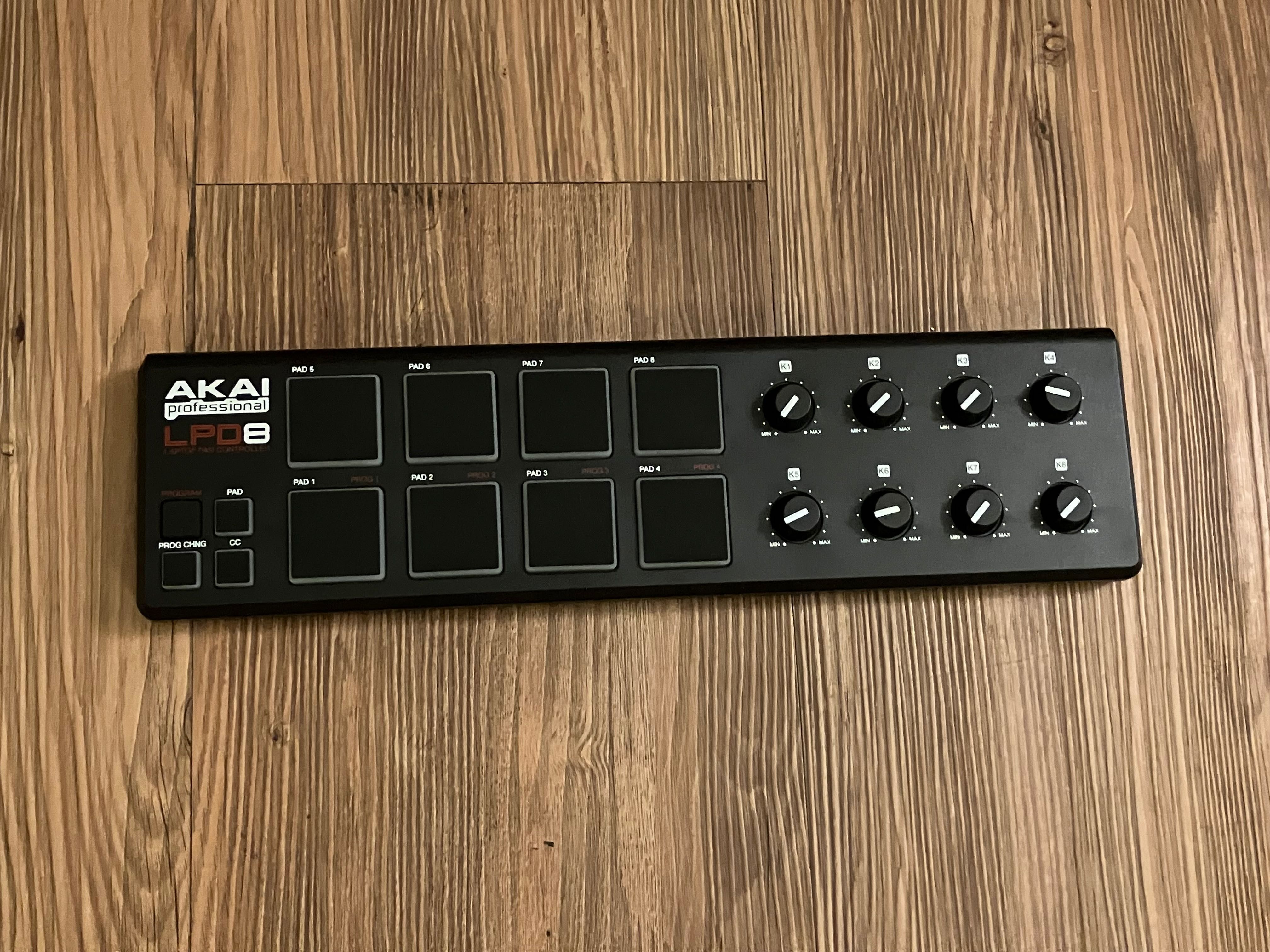 Akai Professional LPD8 Mini 8-pad USB Controller