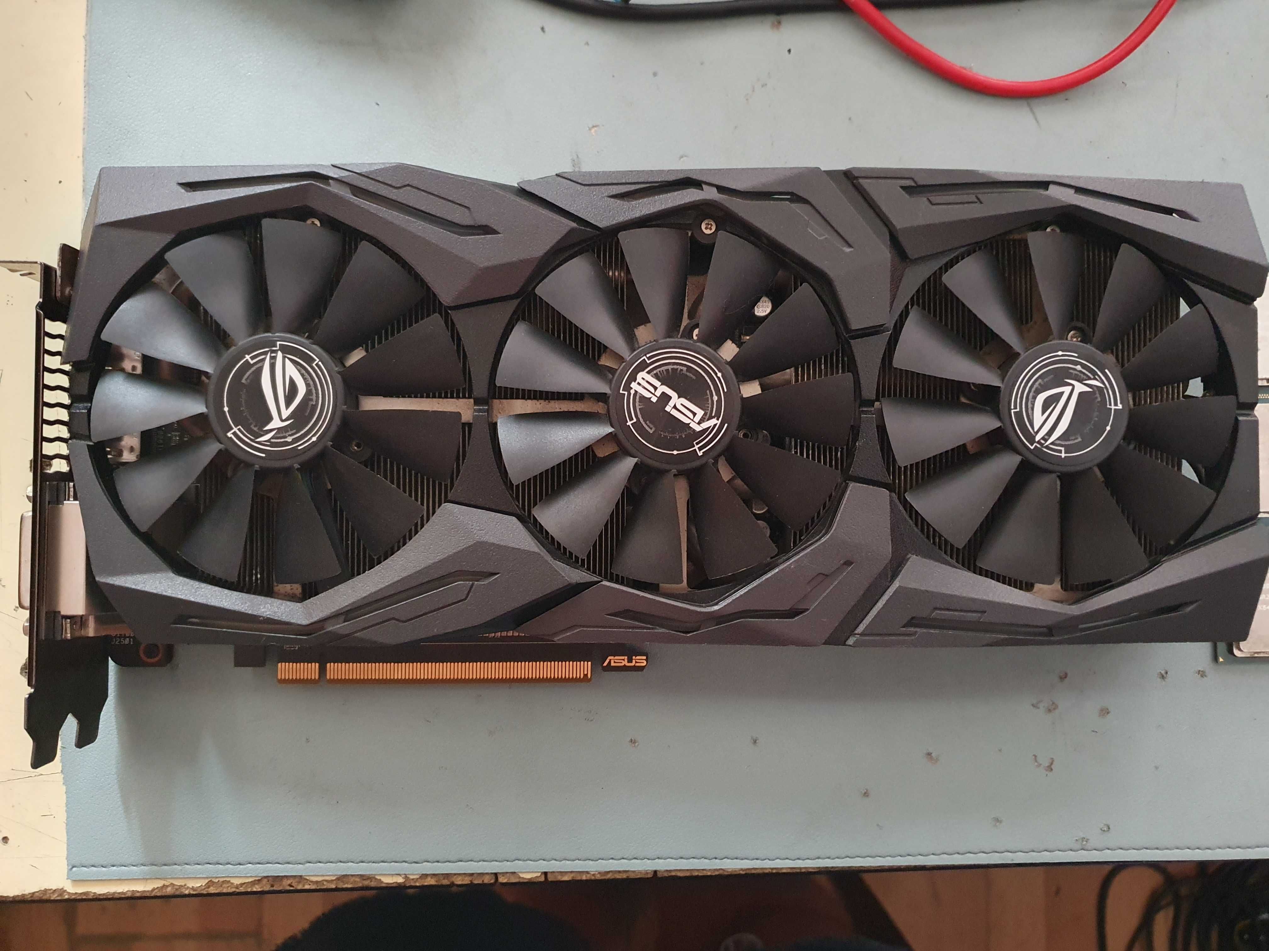 Placa video gaming ASUS ROG STRIX RX 580 cu 8GB GDDR5