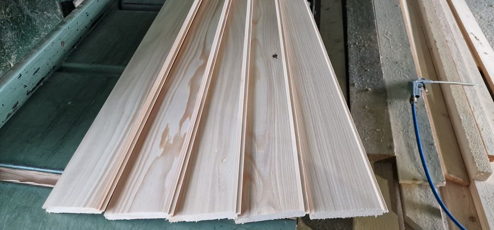 Lambriu/dusumea/pardoseala rasinoase