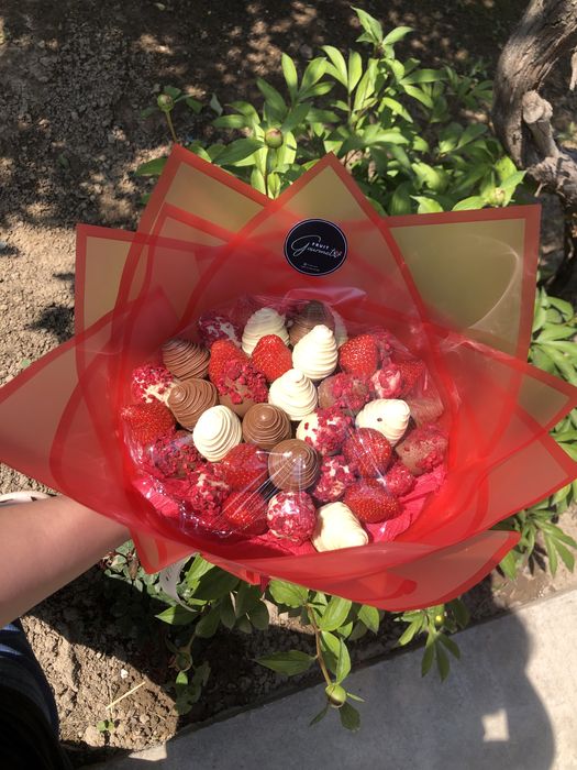 qulupnay shokolad Подарки Клубника в шоколаде