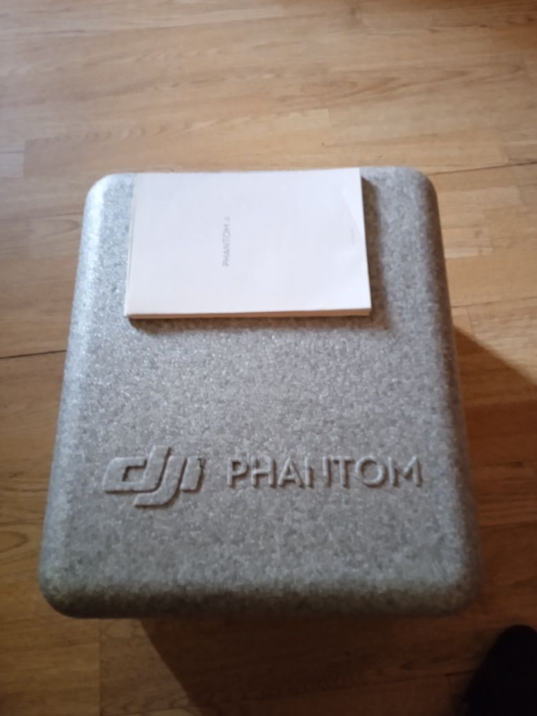 Продаётся дрон Dji Phantom 4