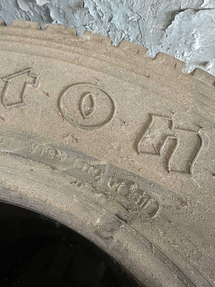 8 броя гуми Firestone 285/70 R19.5