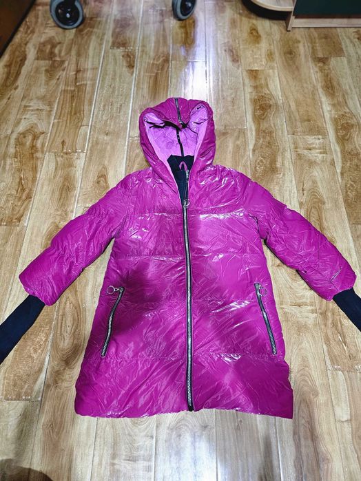 Куртка для девочки. На рост 152 см.