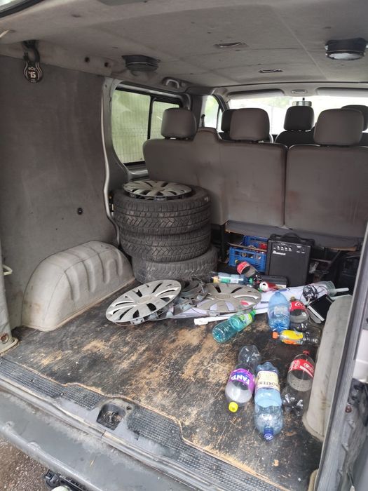 OPEL VIVARO            a