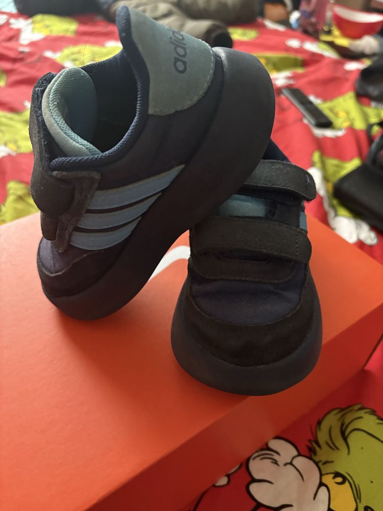 Маратонки Adidas
