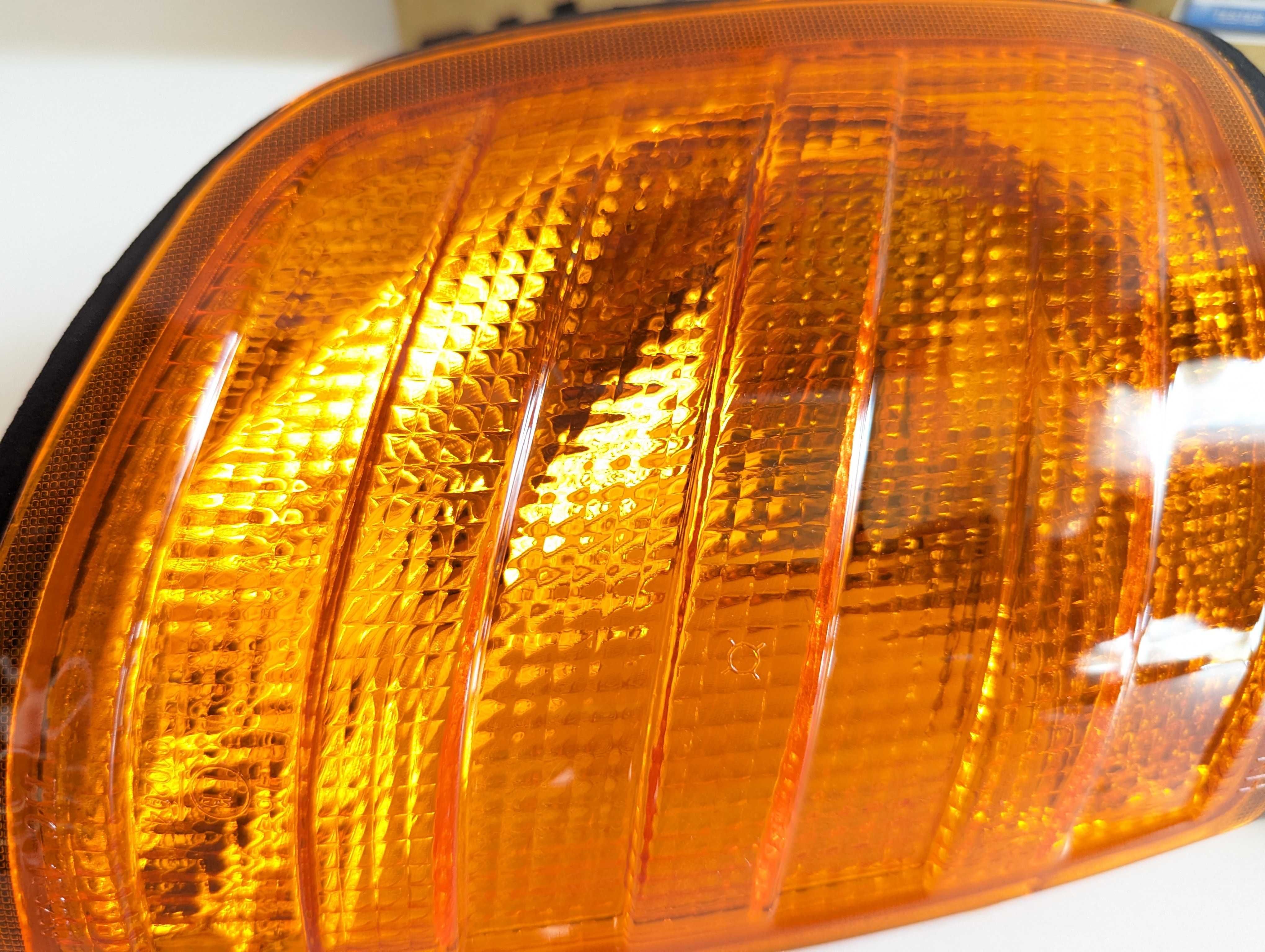 Мигачи Мерцедес Е класа W124 124 Mercedes Нови Мигач Нов Жълт Оранжев
