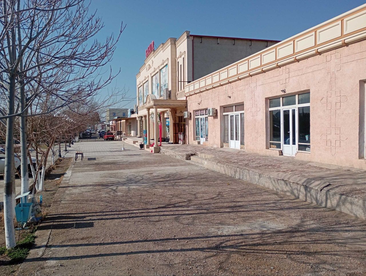 Bino sotiladi M37 yo'l usti Biznes uchun juda qulay joy