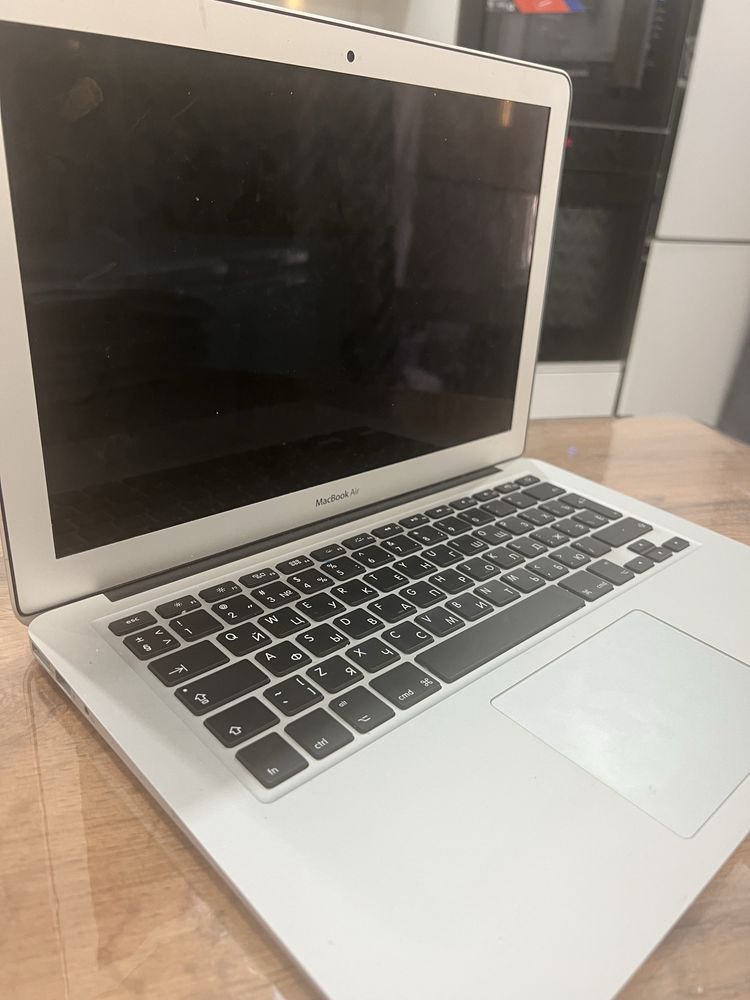 Macbook air продаю в отличном состоянии