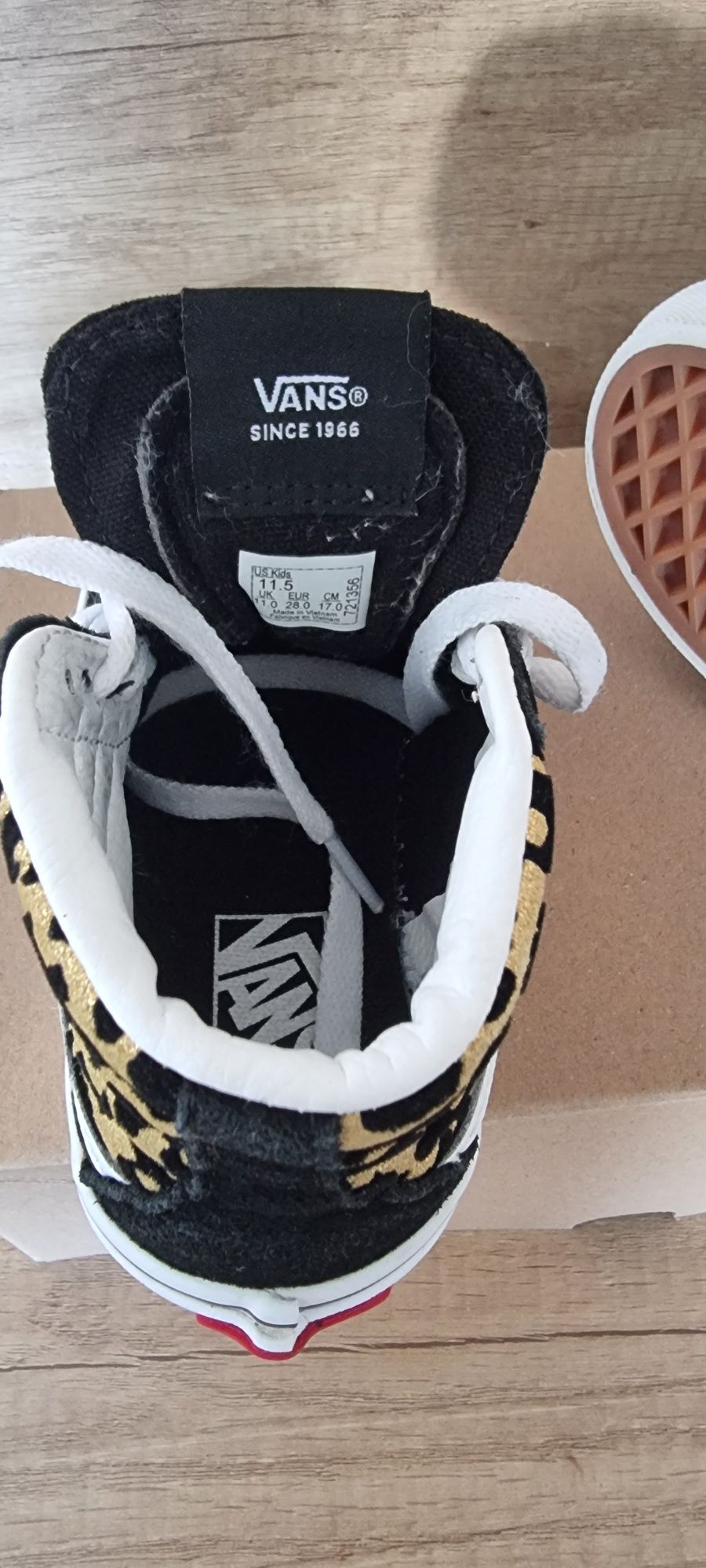 Детски кецове Converse и Vans