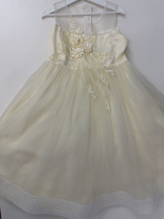 Нарядное платье