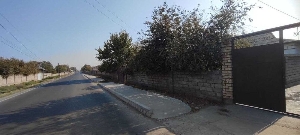 Hovli uy sotiladi avangart sentrda