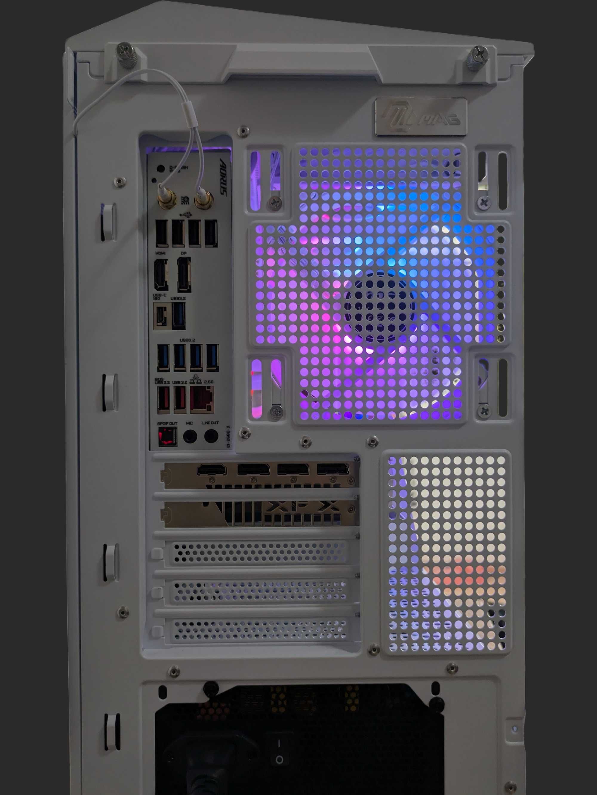 PC Gaming Ryzen 7 9700X, RX 9070 XT 16GB, 32GB DDR5, 1TB SSD +Garantie