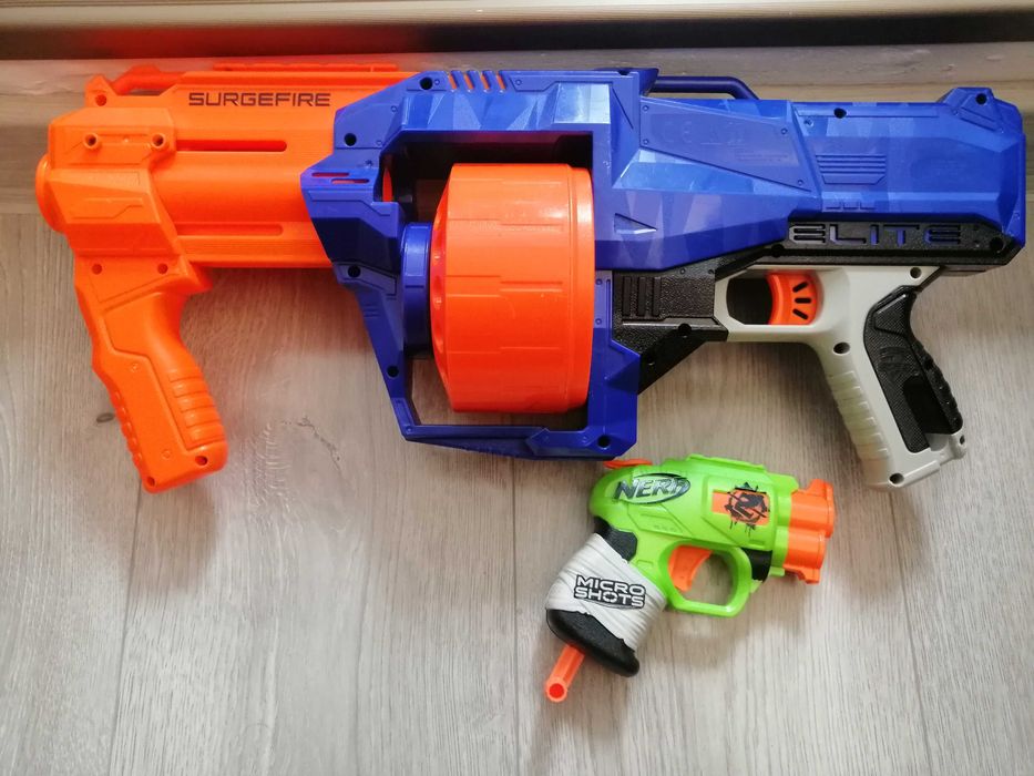 Pachet Nerf: N-Strike Surgefire + MicroShots Zombie DoubleStrike